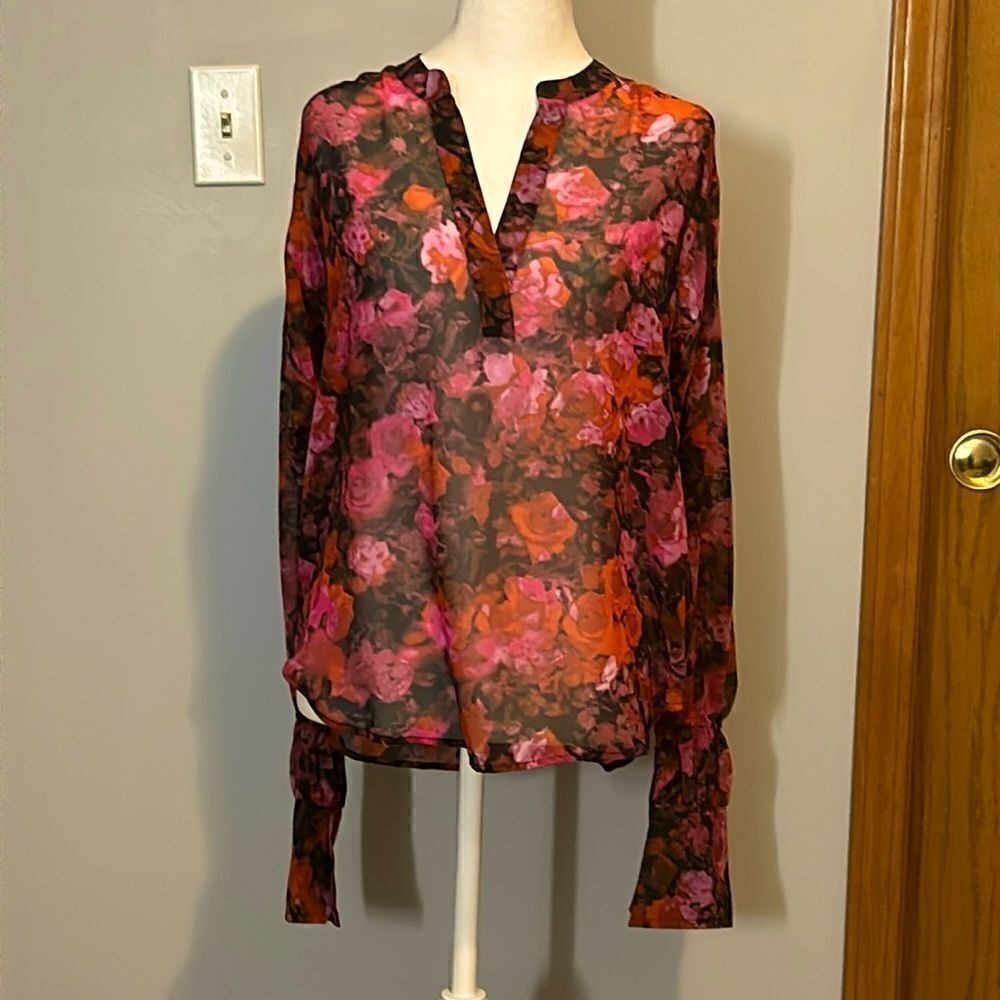 Steve Madden Hudson‎ Chiffon Split-Neck floral print career top size M